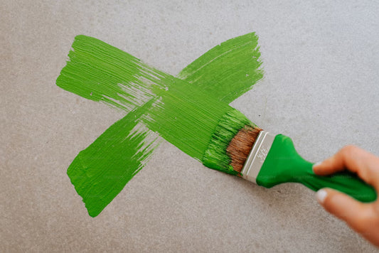 Produits Naturels pour Animaux : Comment Éviter le Greenwashing (Guide Approuvé par Loki)