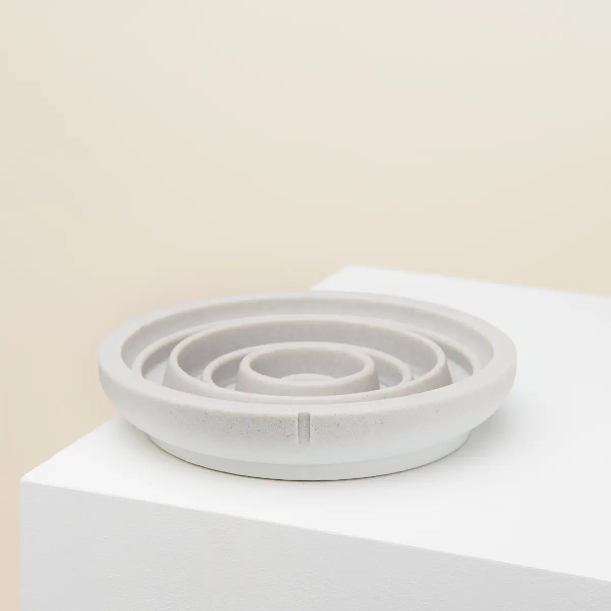 Gamelle anti glouton chat grise labyrinthe spirale - Slow feeding digestion saine - CasualPets